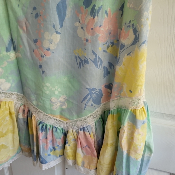 Vintage Floral And Lace Button Front Dress - Picture 8 of 16